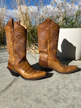 Old west Snip Toe Cowgirl Boots